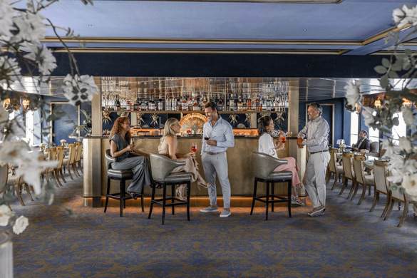 UNIWORLD Boutique River Cruises S.S. La Venezia Hari's Bar & Lounge Lifestyle 1.jpeg